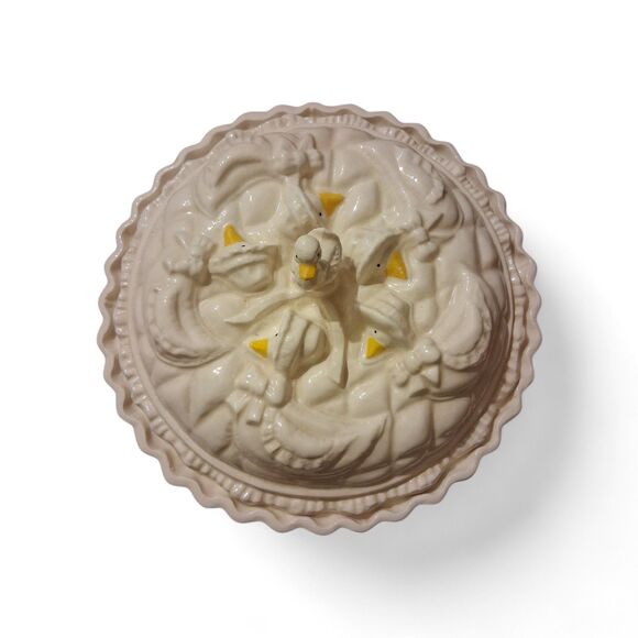 VTG Ceramic Pie Plate Keeper With Lid Duck Chicks Mother Goose Easter - Picture 4 of 11